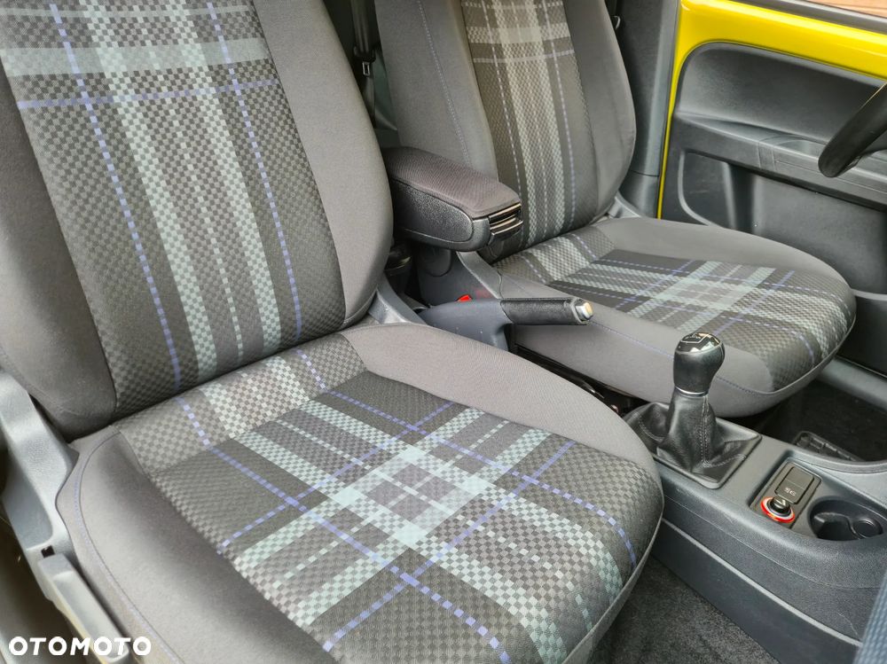 Volkswagen up! club - 26