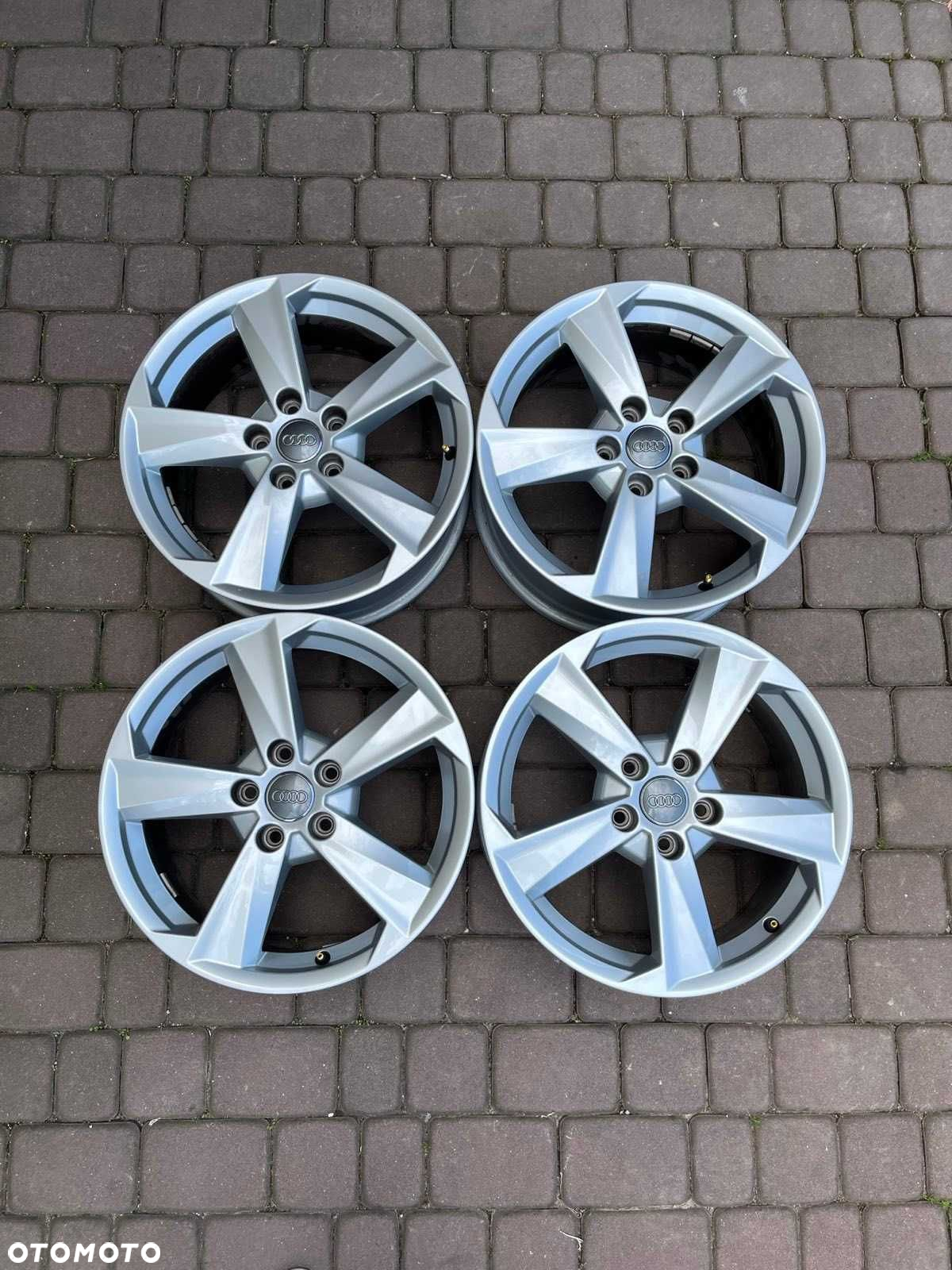 Oryginalne alufelgi Audi 5x112 17 cali A4 A5 A6 Q2 - 4