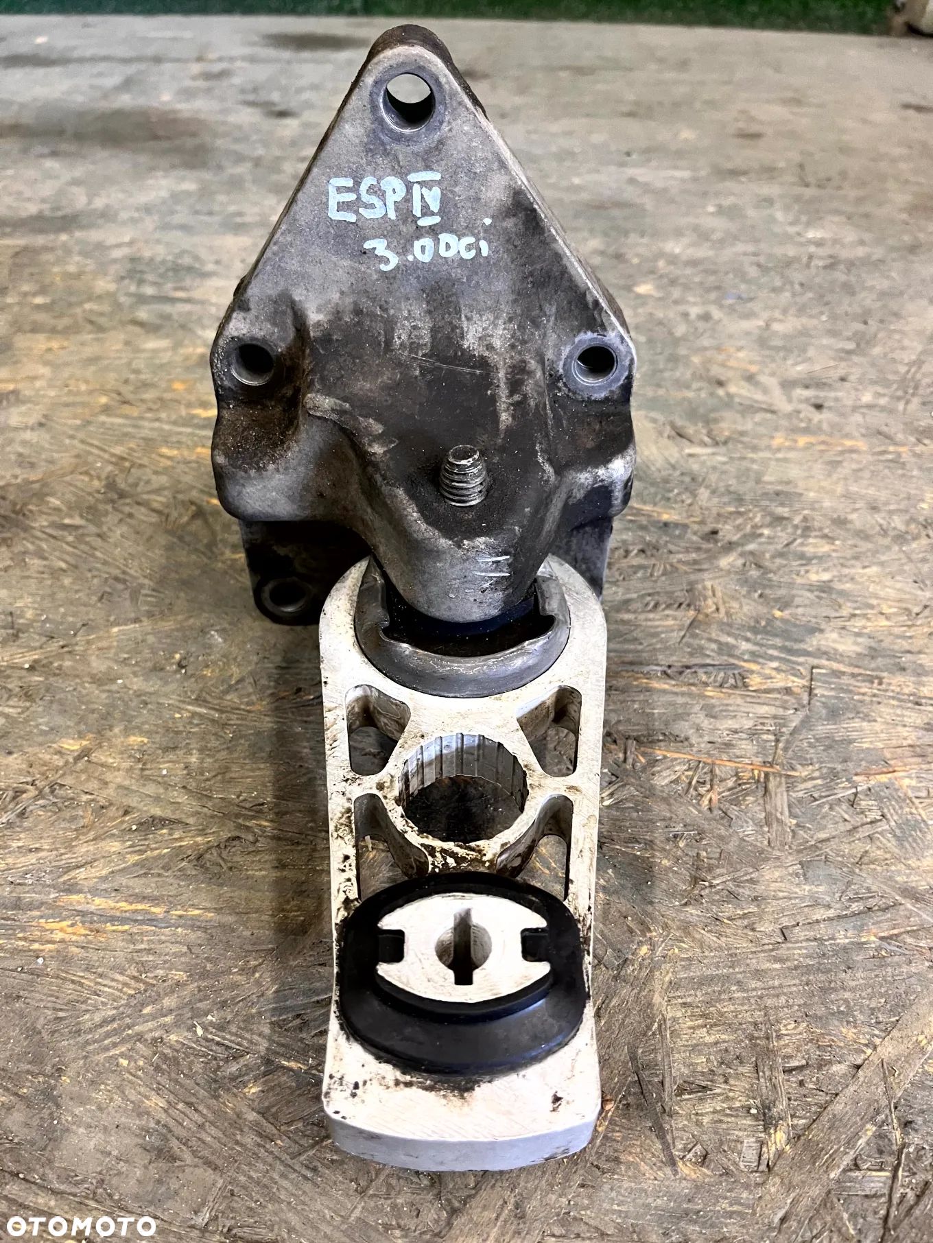 RENAULT ESPACE IV LIFT 3.0 DCI ŁAPA MOCOWANIE PODUSZKA SILNIKA 8200479922 - 1