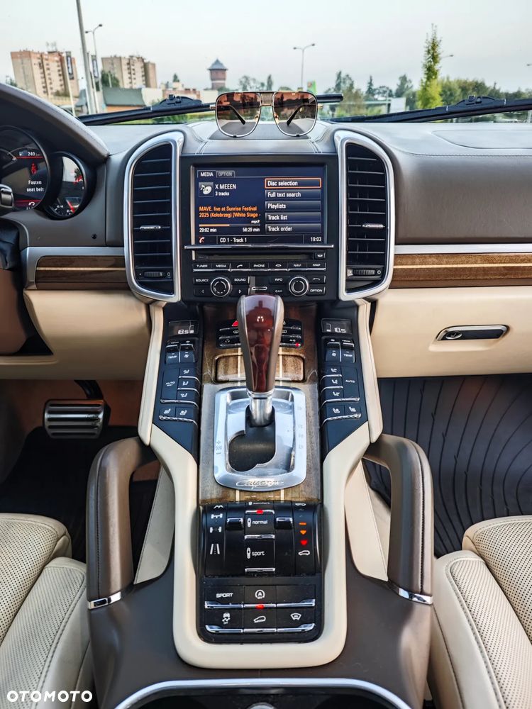 Porsche Cayenne S - 15