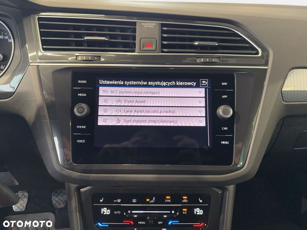 Volkswagen Tiguan - 23