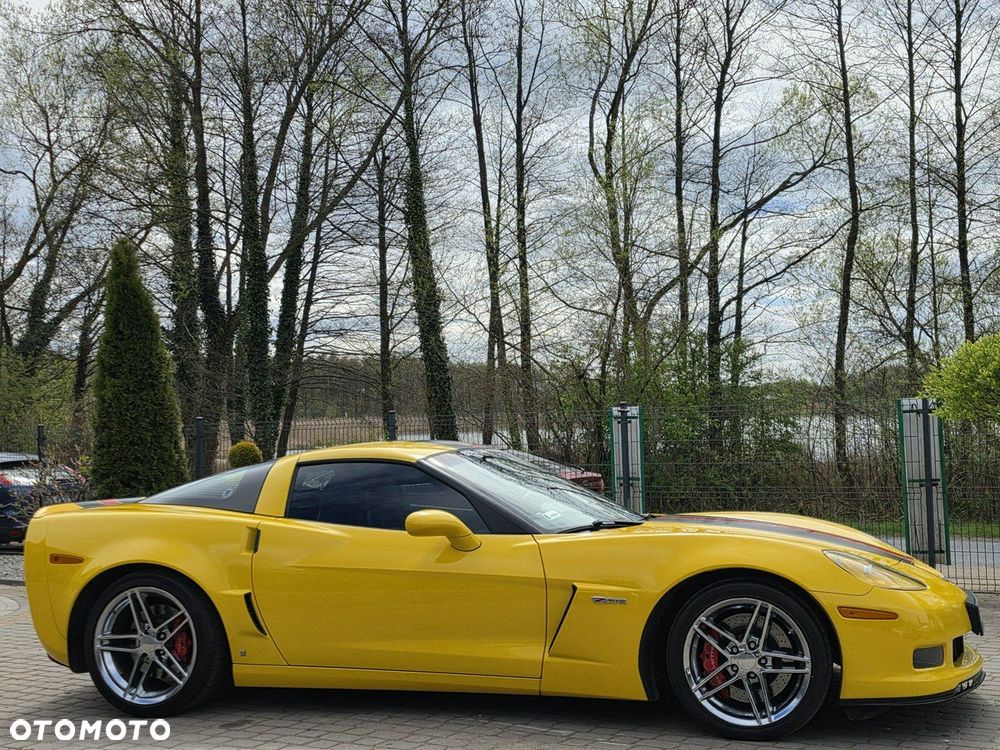 Chevrolet Corvette - 16