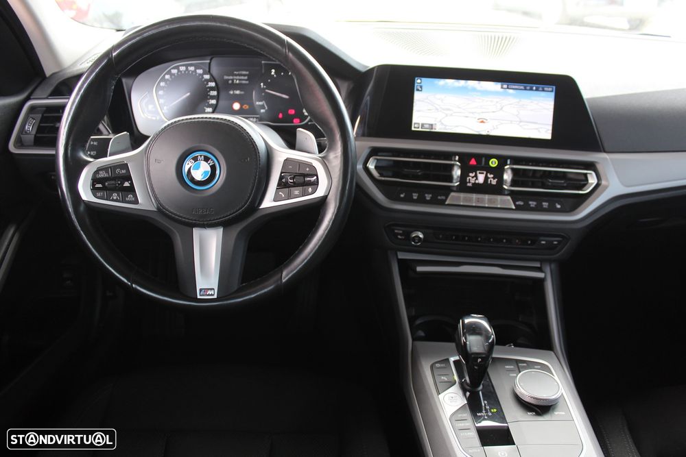 BMW 318 d Aut. M Sport - 10