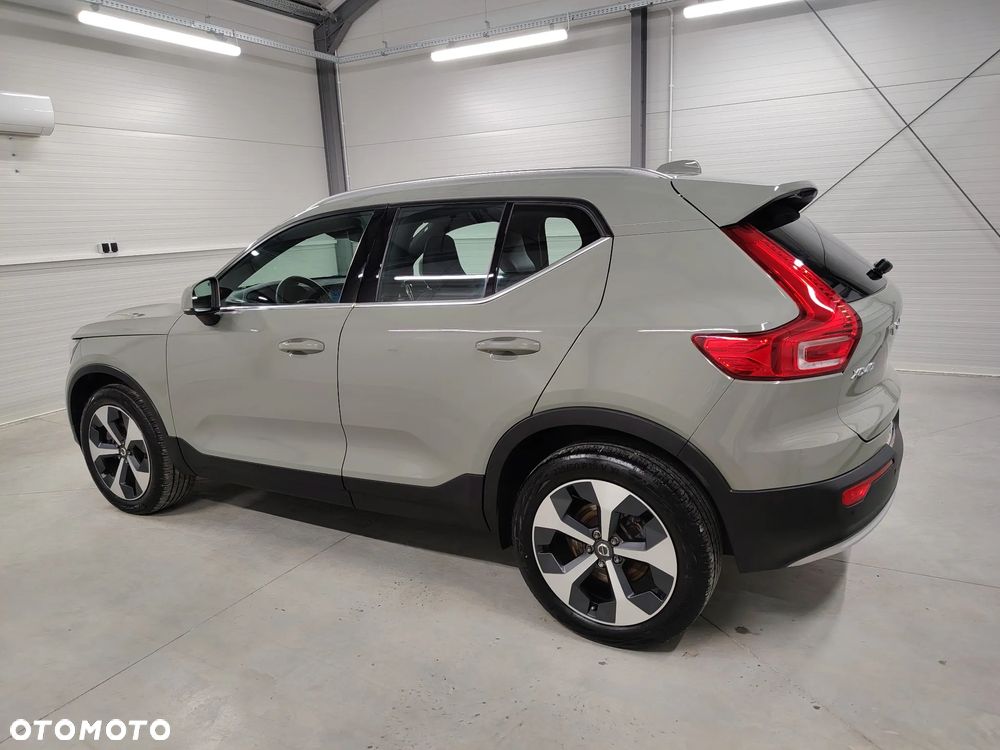 Volvo XC 40 B4 Plus Dark - 9