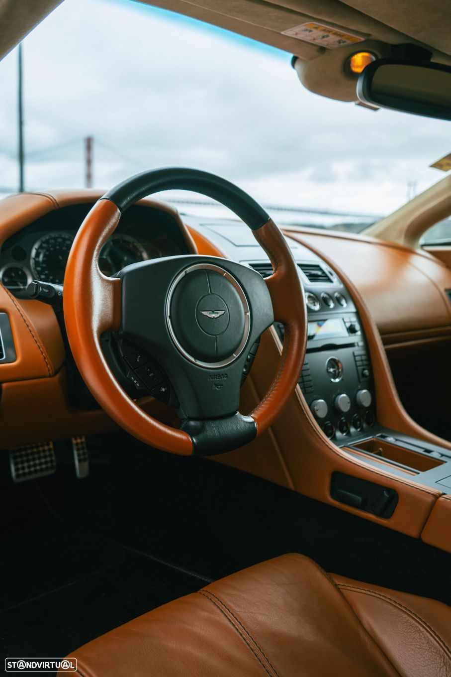 Aston Martin Vantage Roadster - 10