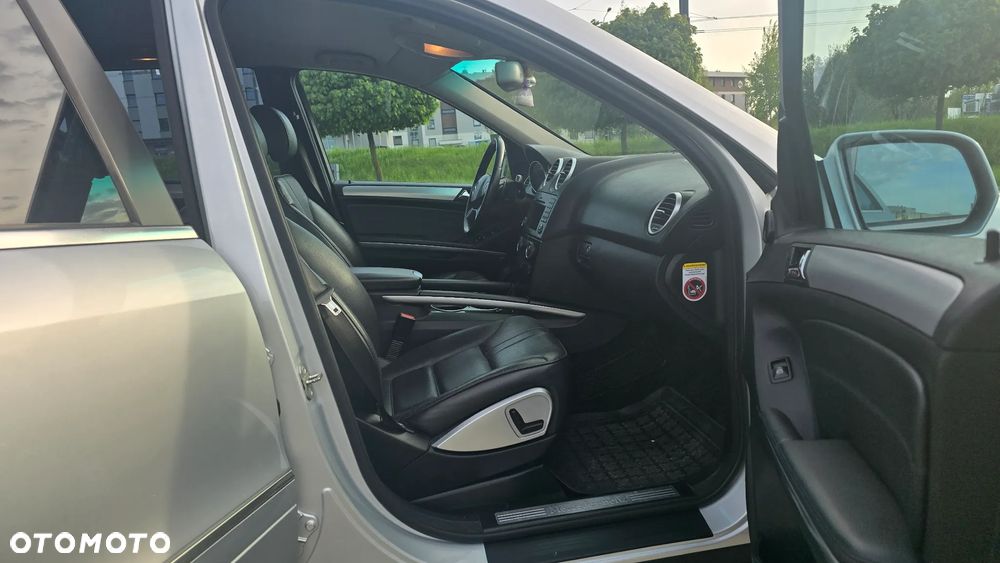 Mercedes-Benz ML - 11