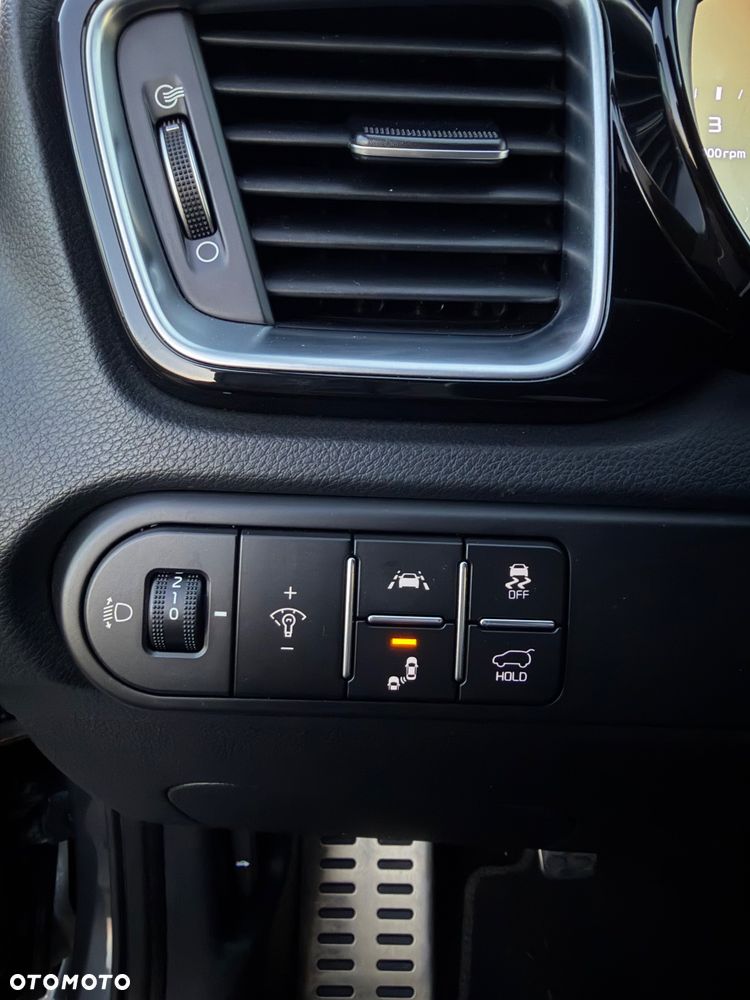 Kia Ceed - 31