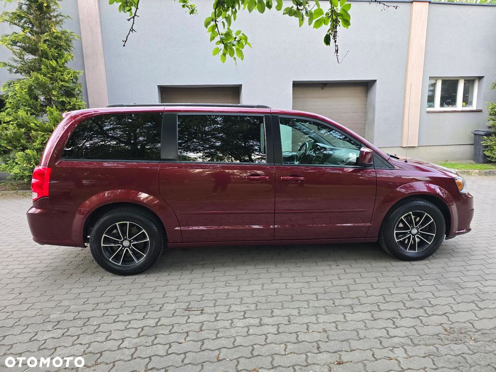 Dodge Grand Caravan - 8