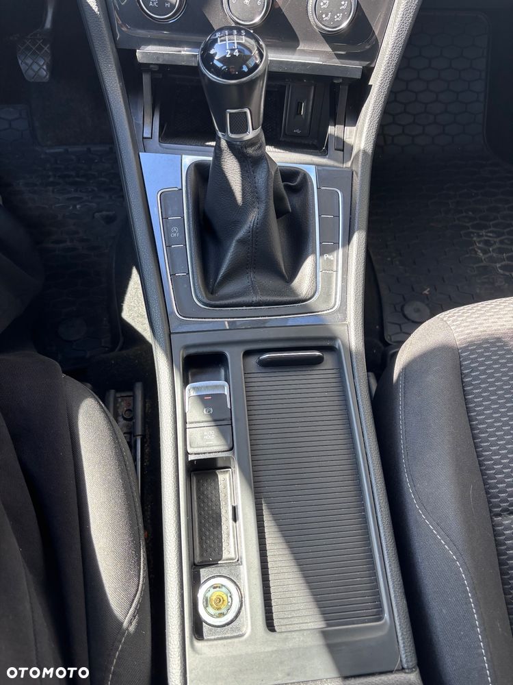 Volkswagen Golf 1.6 TDI BMT Comfortline - 12