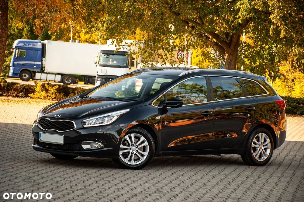 Kia Ceed 1.6 CRDi 128 ISG Dream Team Edition - 12
