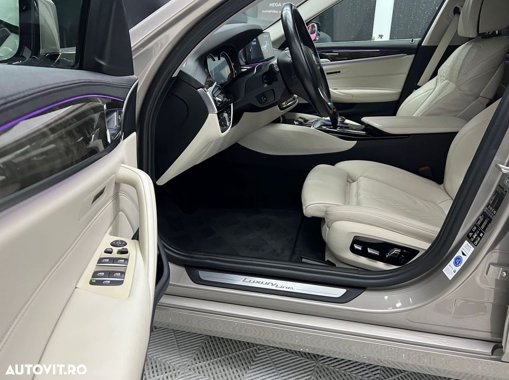 BMW Seria 5 540i xDrive AT - 8