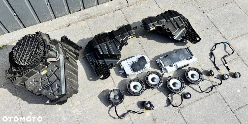 GŁOSNIKI BOWERS WILKINS ZESTAW WZMACNIACZ AUDIO SET BMW G70 KOMPLET - 1