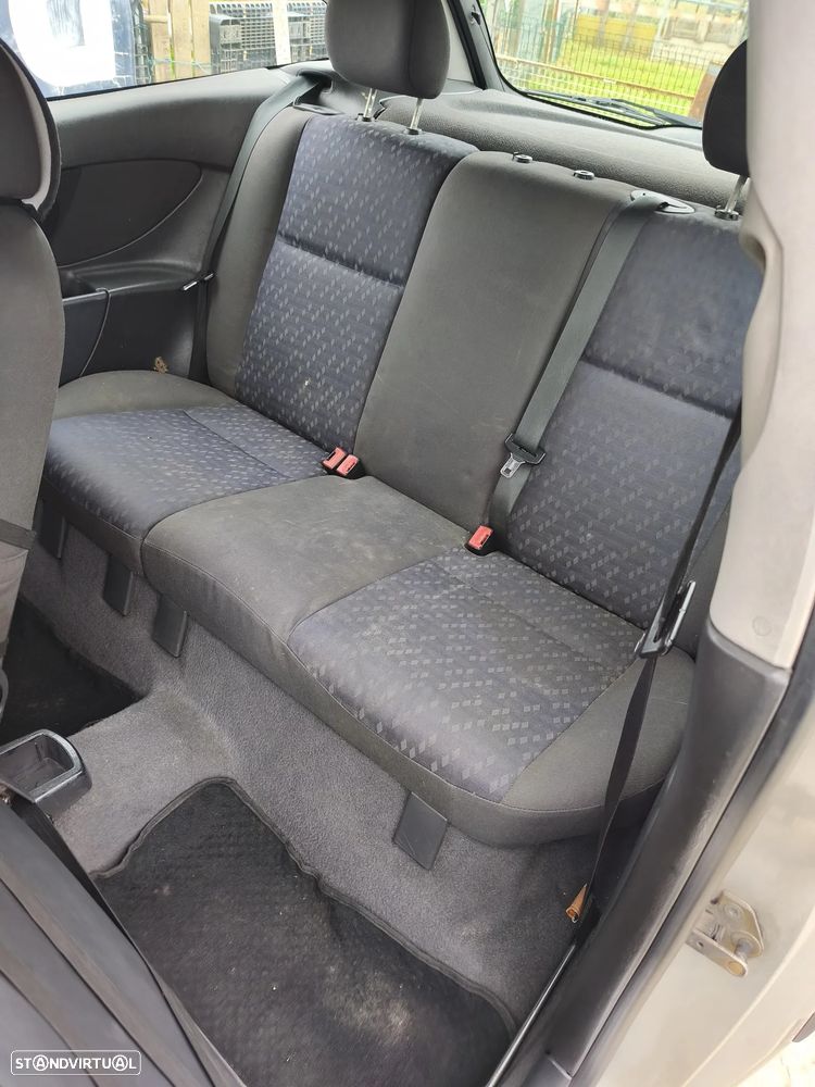Ford Focus 1.4 Trend - 3