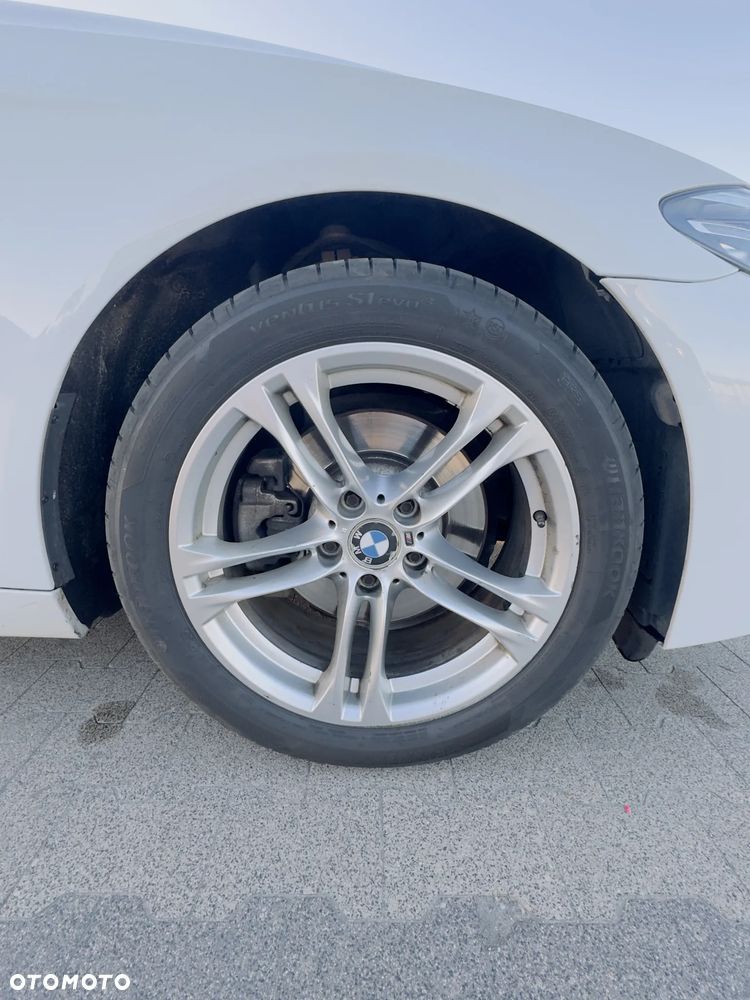 BMW Seria 5 520d xDrive - 11