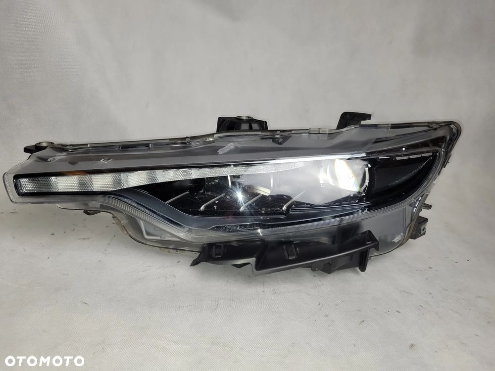 MASERATI LEVANTE  - LAMPA LAMPY PRZEDNIE PRZÓD - 10