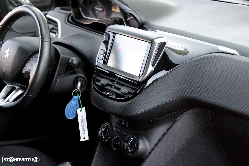 Peugeot 208 1.2 PureTech Style - 13