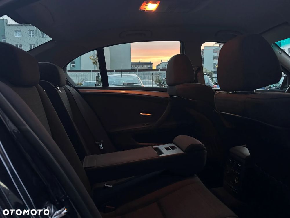 BMW Seria 5 520d Special Edition - 13