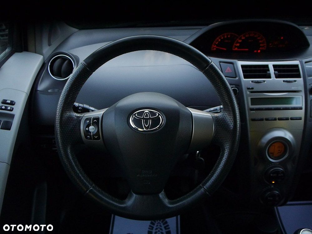 Toyota Yaris 1.33 VVT-i Executive - 20