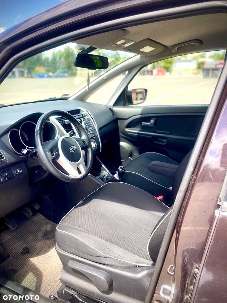 Kia Venga 1.6 L - 4
