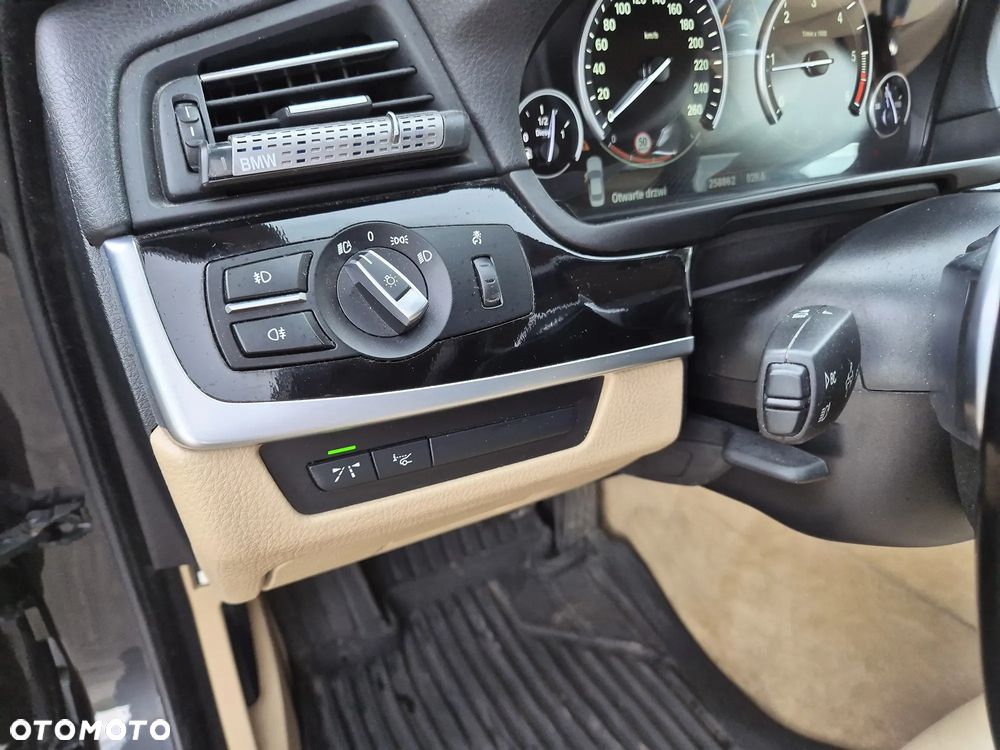 BMW Seria 5 520d - 12