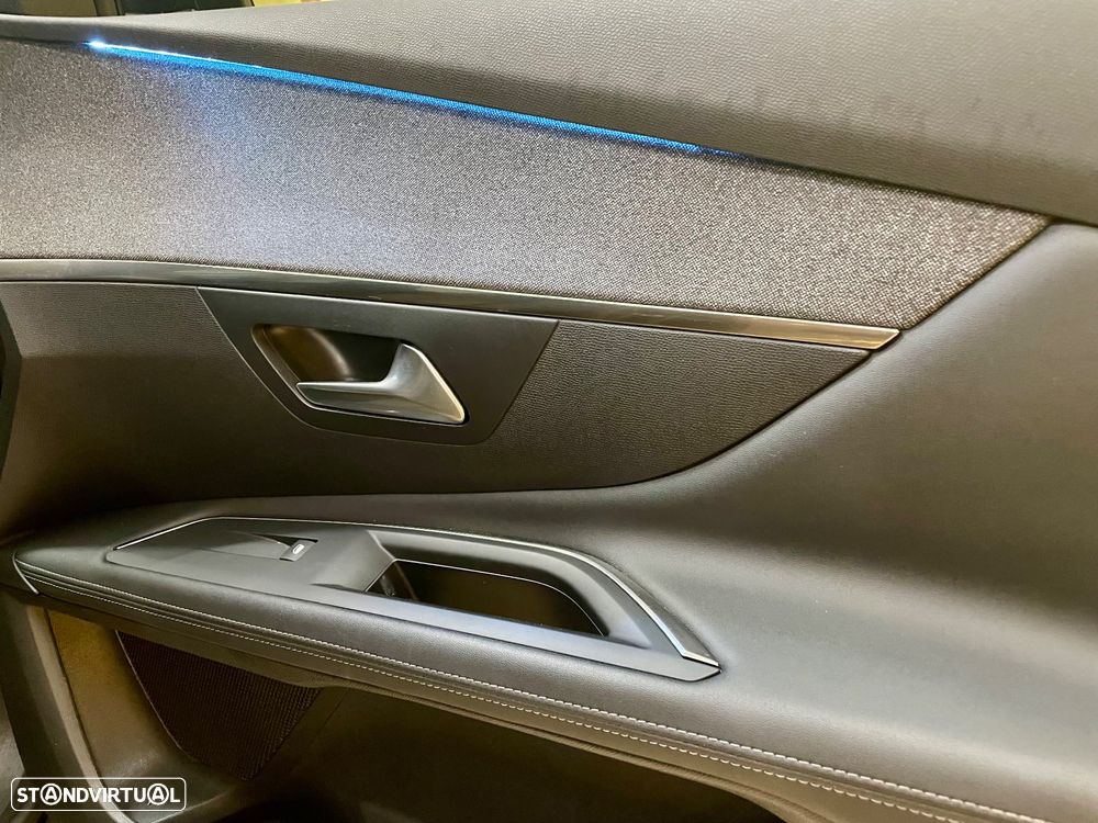 Peugeot 3008 1.2 PureTech Allure EAT8 - 28