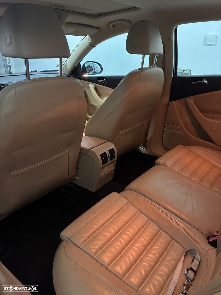 VW Passat Variant 2.0 TDI Highline DSG - 2