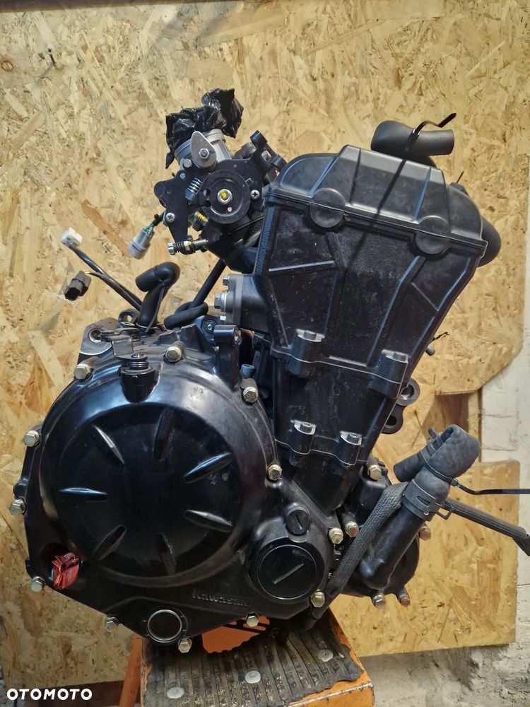 Kawasaki Z650 silnik 8500km - 2