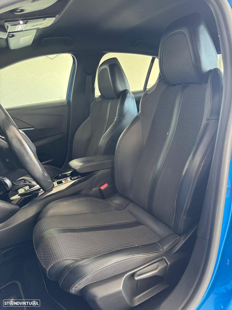 Peugeot e-208 - 18