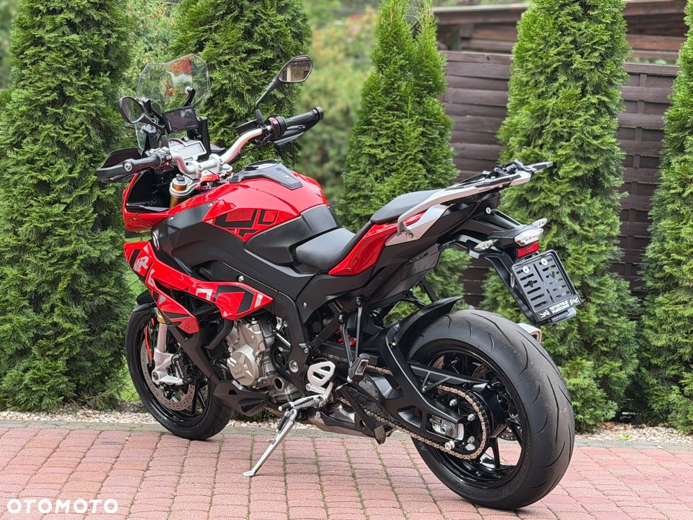 BMW XR - 8