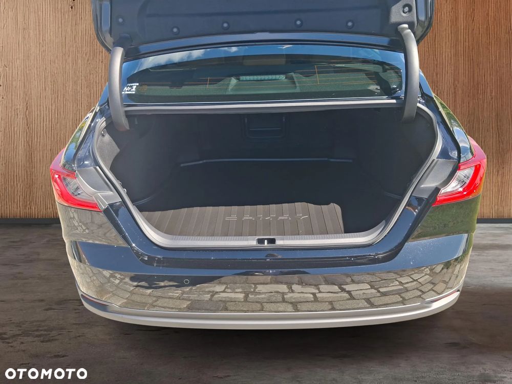 Toyota Camry - 13