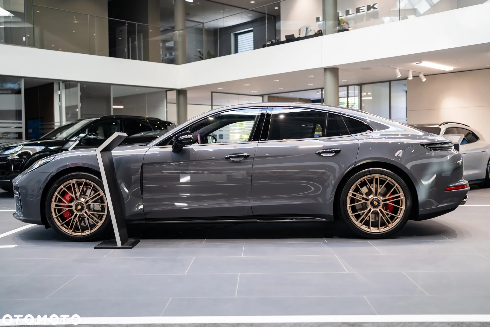 Porsche Panamera GTS - 4