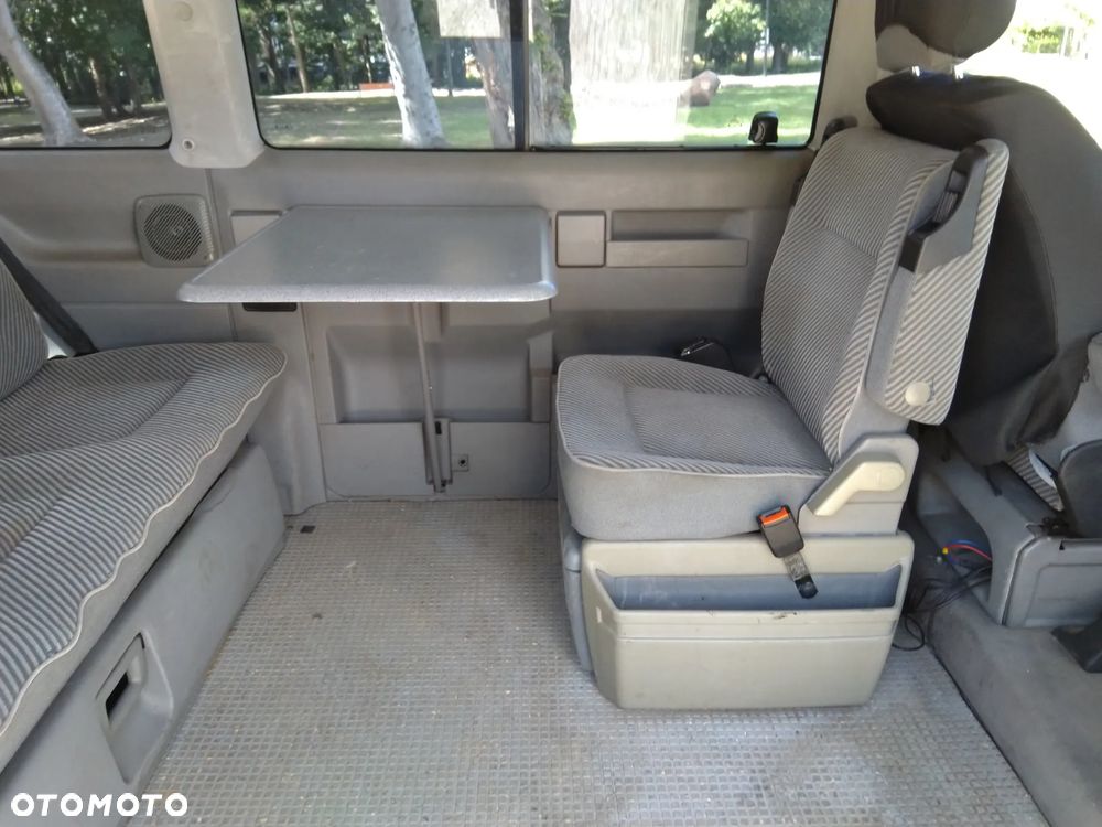 Volkswagen Multivan Standard - 9