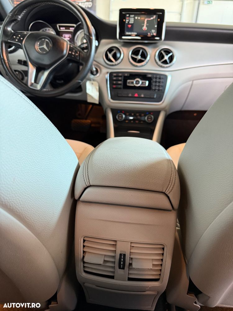 Mercedes-Benz GLA 200 d 7G-DCT Style - 10