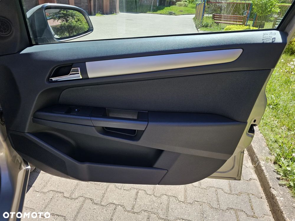 Opel Astra 1.6 Enjoy - 31