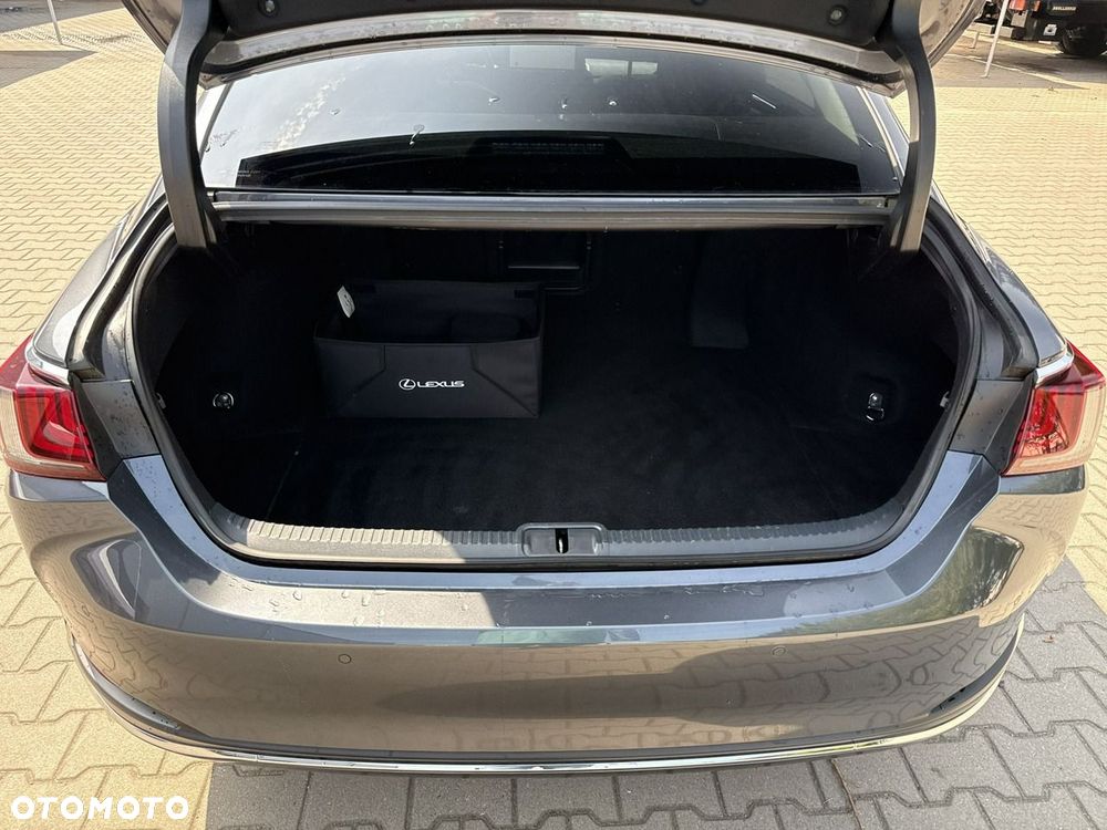 Lexus ES 300h Business Edition - 16