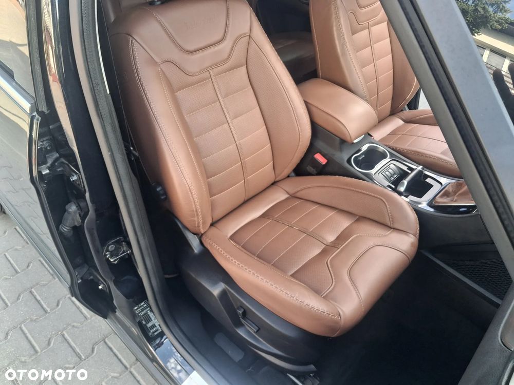 Ford S-Max - 17