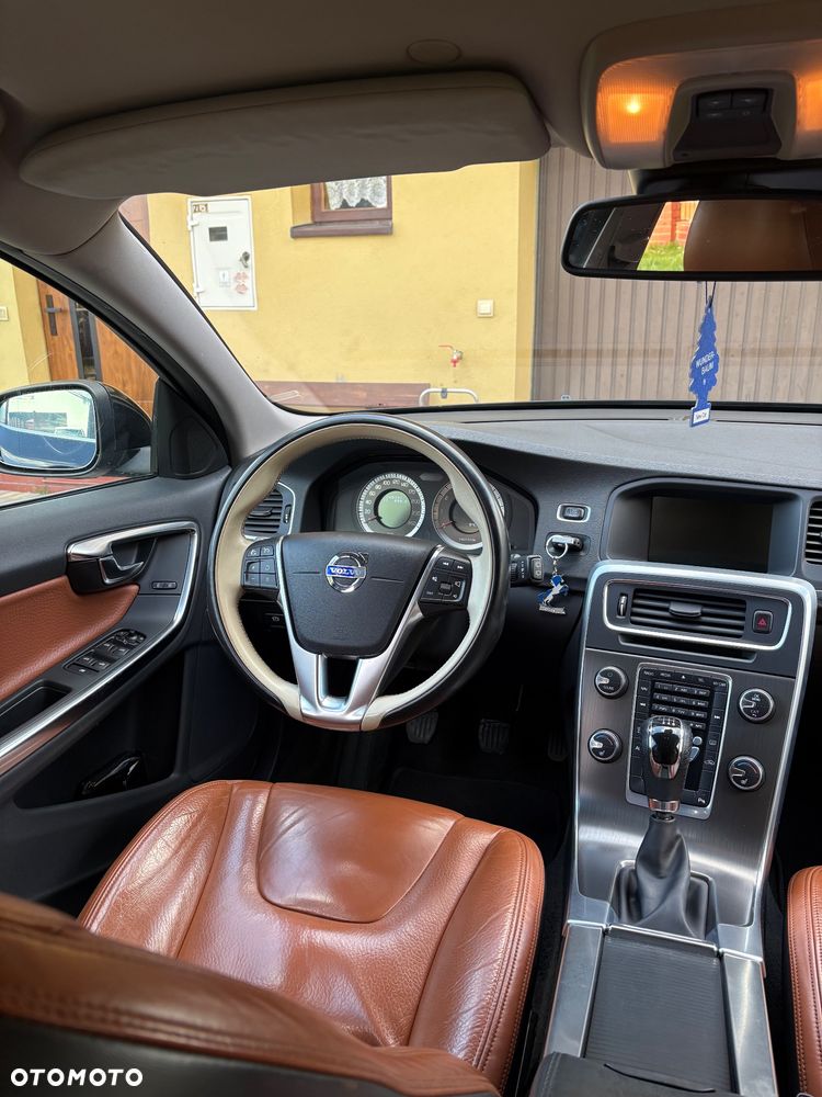 Volvo V60 2.0T - 15
