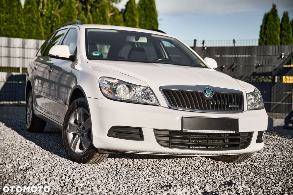 Skoda Octavia 1.6 TDI DPF Elegance - 24
