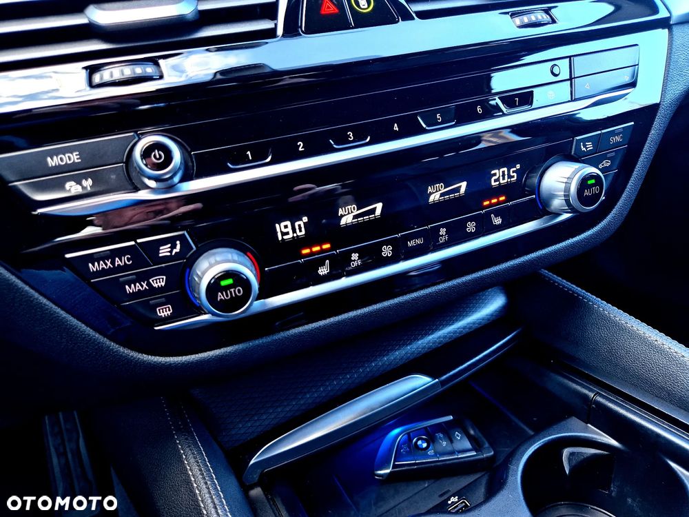 BMW Seria 5 530e xDrive M Sport sport - 17