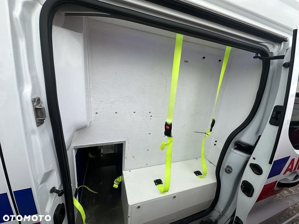 Renault Trafic Karetka Ambulans Ambulance Sanitarny EN1789 - 16