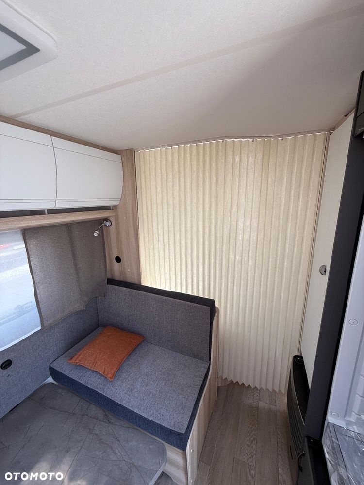 Hobby De Luxe 400 SFE - 12