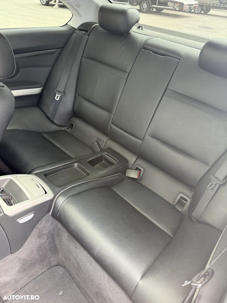 BMW Seria 3 320d Edition Exclusive - 15