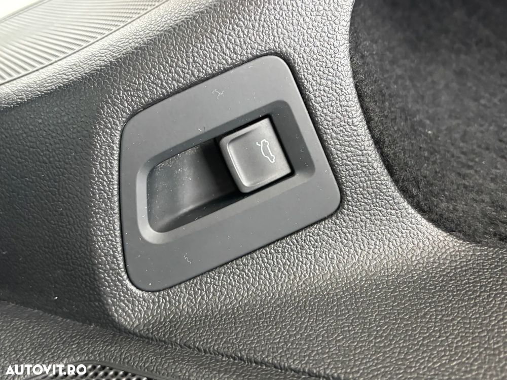 Volkswagen Passat Variant 1.6 TDI SCR DSG Business - 22