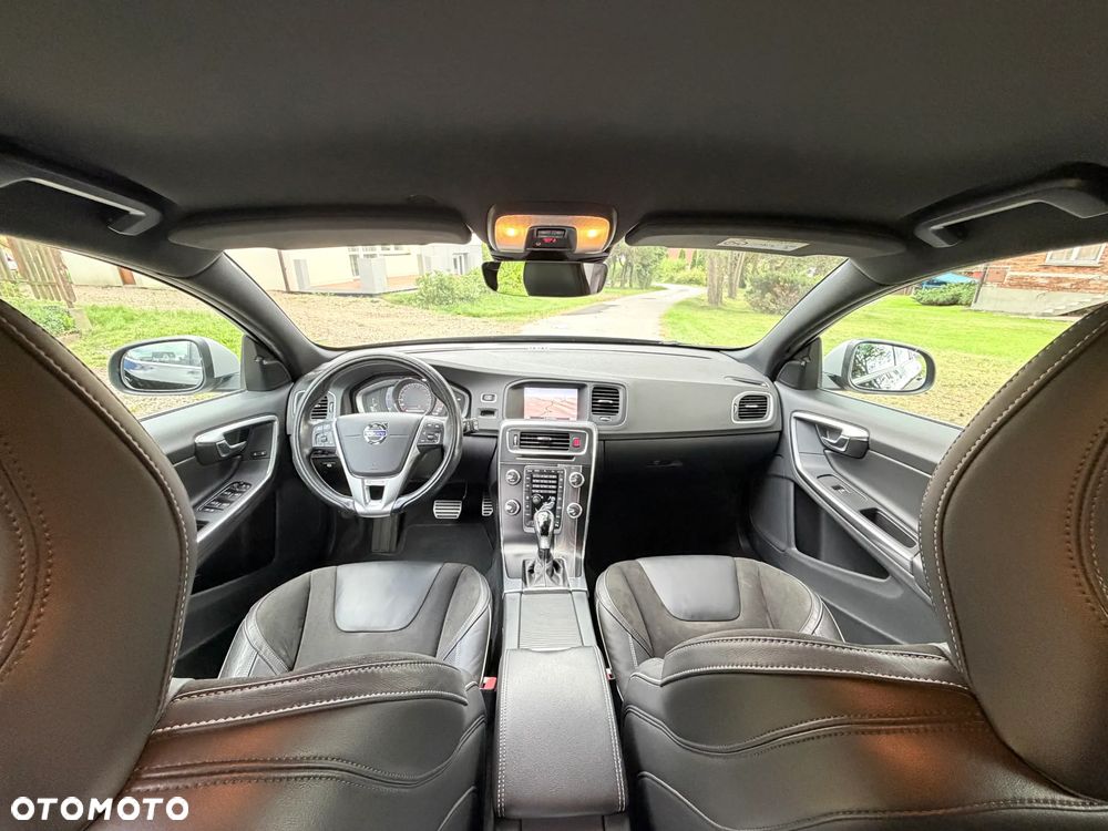 Volvo V60 D4 Geartronic R-Design - 18