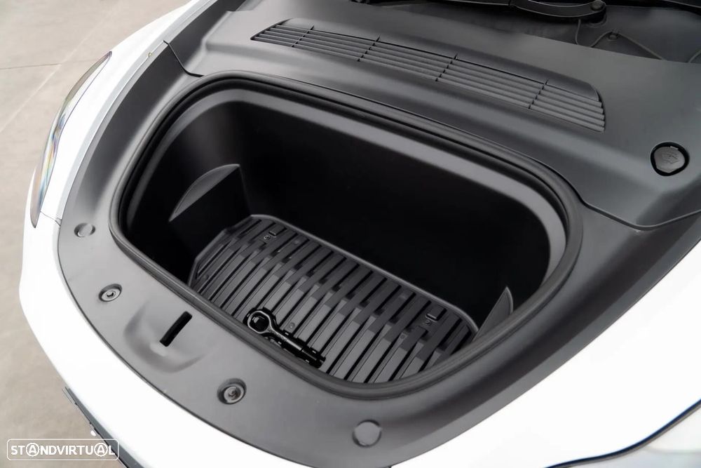 Tesla Model Y Standard - 24