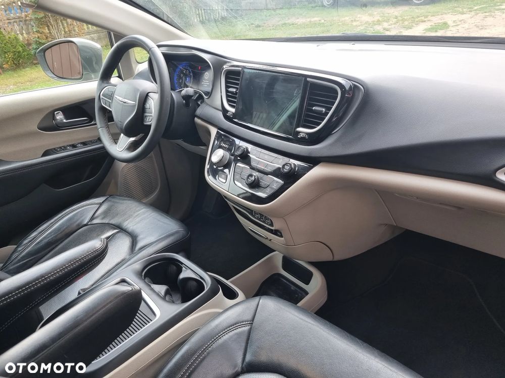 Chrysler Pacifica - 29