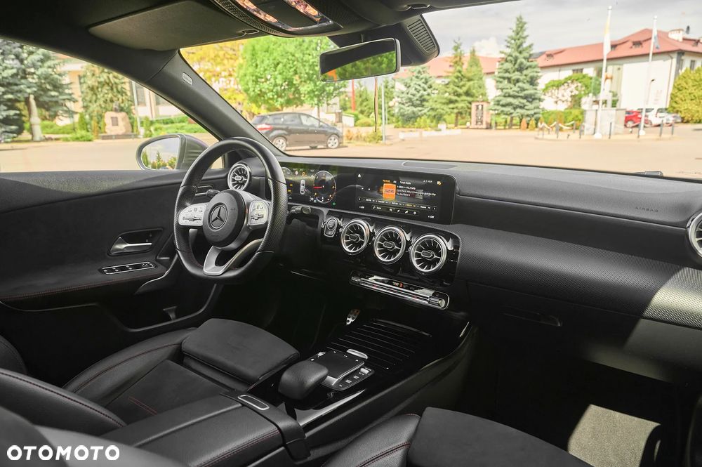 Mercedes-Benz Klasa A 220 d AMG Line 8G-DCT - 27