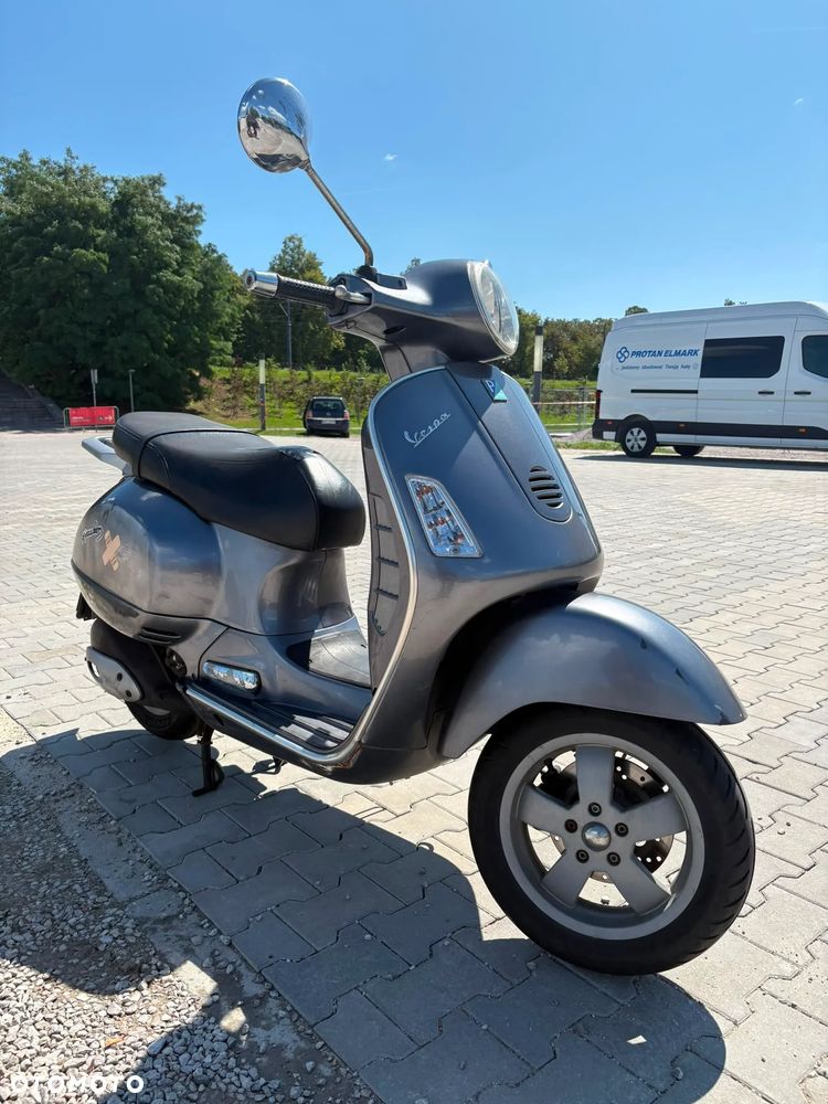 Piaggio Vespa - 2