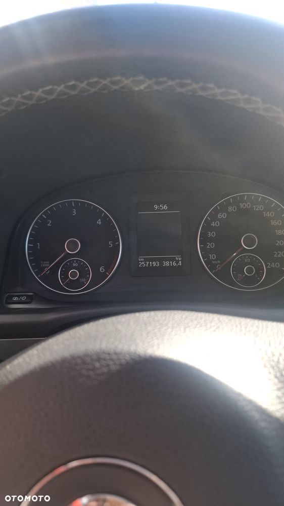 Volkswagen Touran 2.0 TDI DPF Comfortline - 9