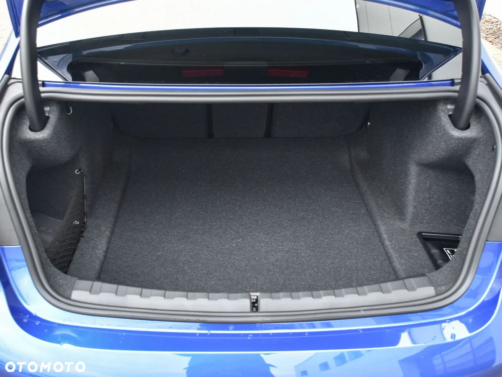 BMW Seria 3 320i xDrive - 13